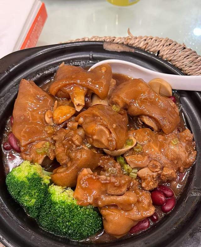 了快40年的老店特色菜吃撑了！PG麻将胡了2试玩广州这家开(图5)