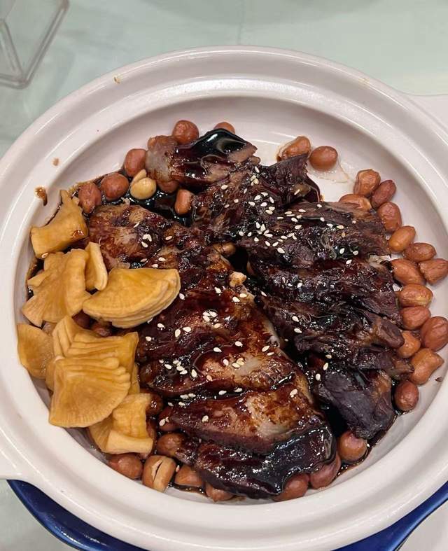 了快40年的老店特色菜吃撑了！PG麻将胡了2试玩广州这家开(图2)