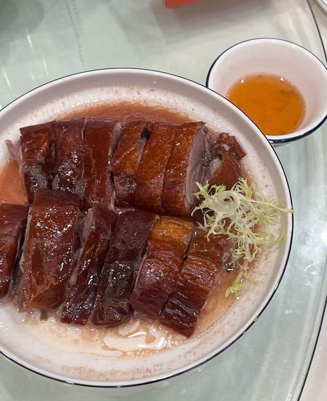 了快40年的老店特色菜吃撑了！PG麻将胡了2试玩广州这家开(图1)