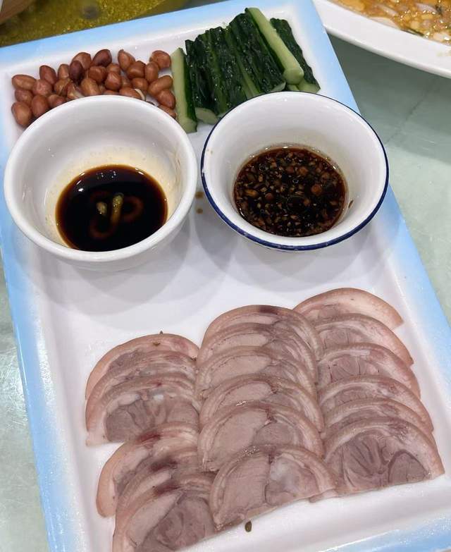 了快40年的老店特色菜吃撑了！PG麻将胡了2试玩广州这家开(图7)