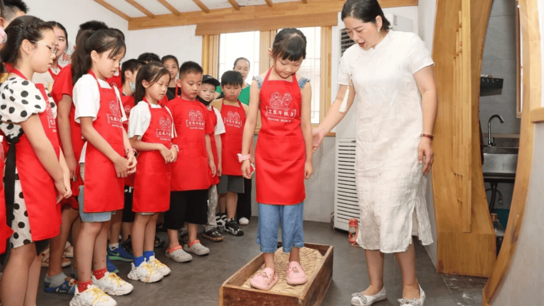 道:72个情绪价值营造标杆案例麻将胡了试玩旅游餐饮场景破局之(图49) 道:72个情绪价值营造标杆案例麻将胡了试玩旅游餐饮场景破局之(图49)